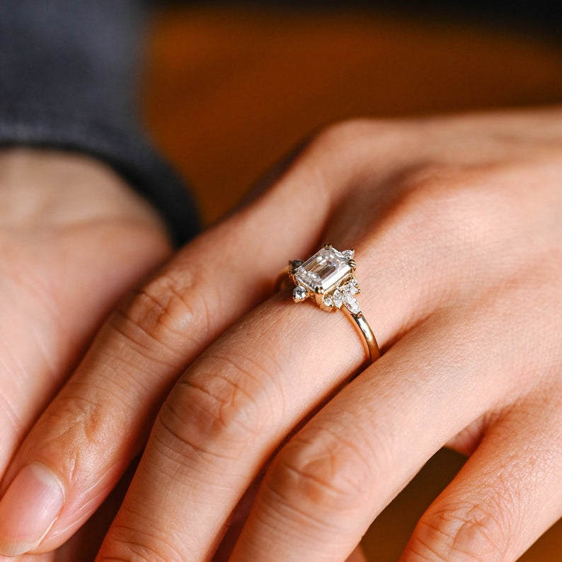 Stunning 1.0 - 2.0 CT Emerald Moissanite Engagement Ring With Cluster Design 6