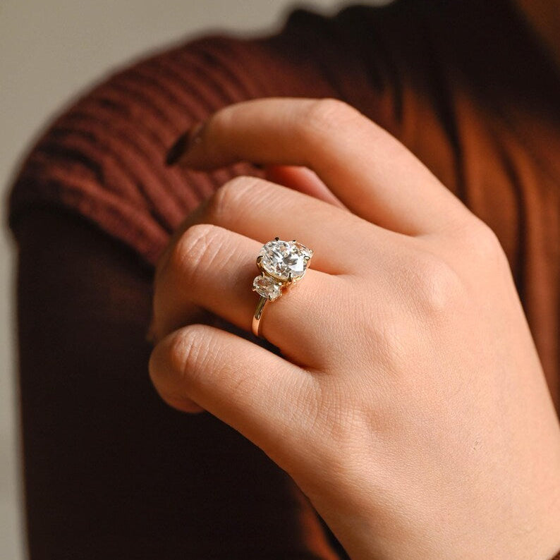 Stunning 1.0 - 2.0 CT Oval Moissanite Engagement Ring with Three Stone Design 6