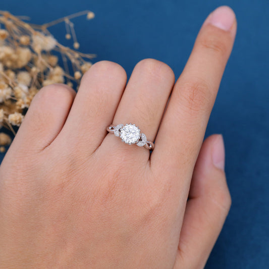 1.1 CT Round Vintage Cluster Lab Grown Diamond Engagement Ring