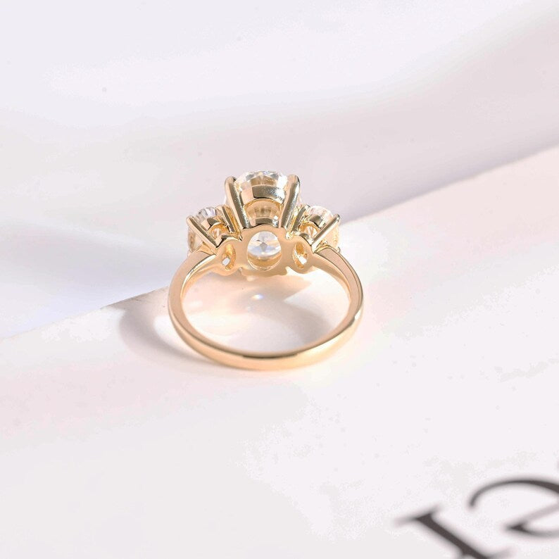Stunning 1.0 - 2.0 CT Oval Moissanite Engagement Ring with Three Stone Design 5