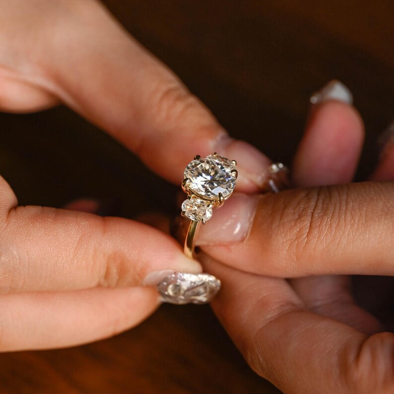 Stunning 1.0 - 2.0 CT Oval Moissanite Engagement Ring with Three Stone Design 2